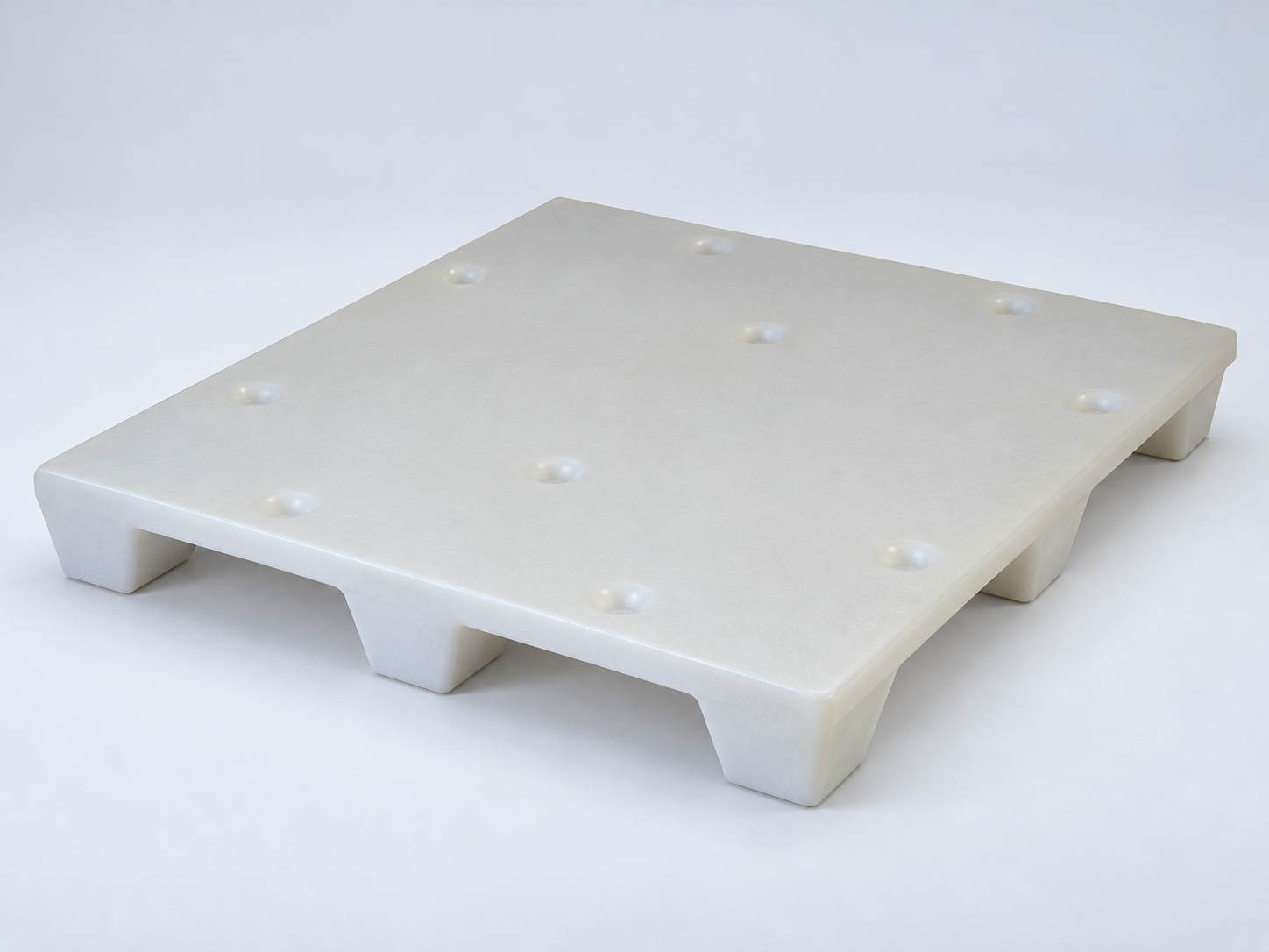 Pallet branco, em estúdio