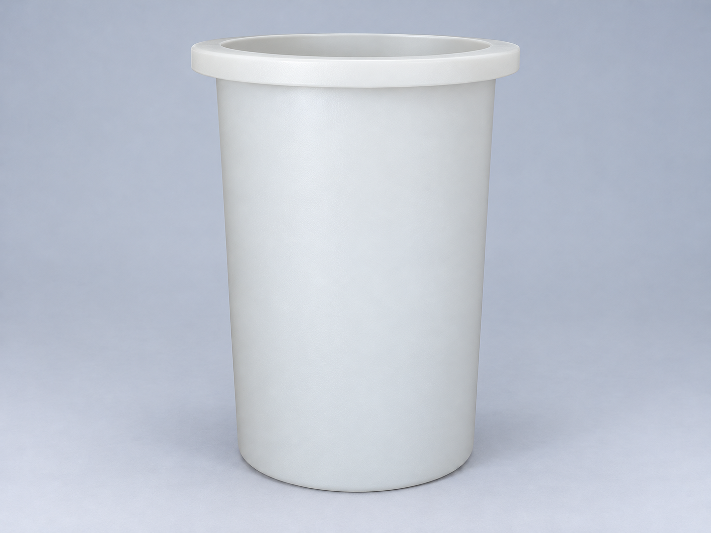 Tanque para produtos químicos, branco, aberto, em estúdio